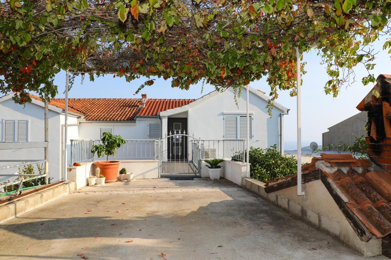 Stella Maris - Penthouse, Hvar Appartement Hvar Town Buitenkant foto